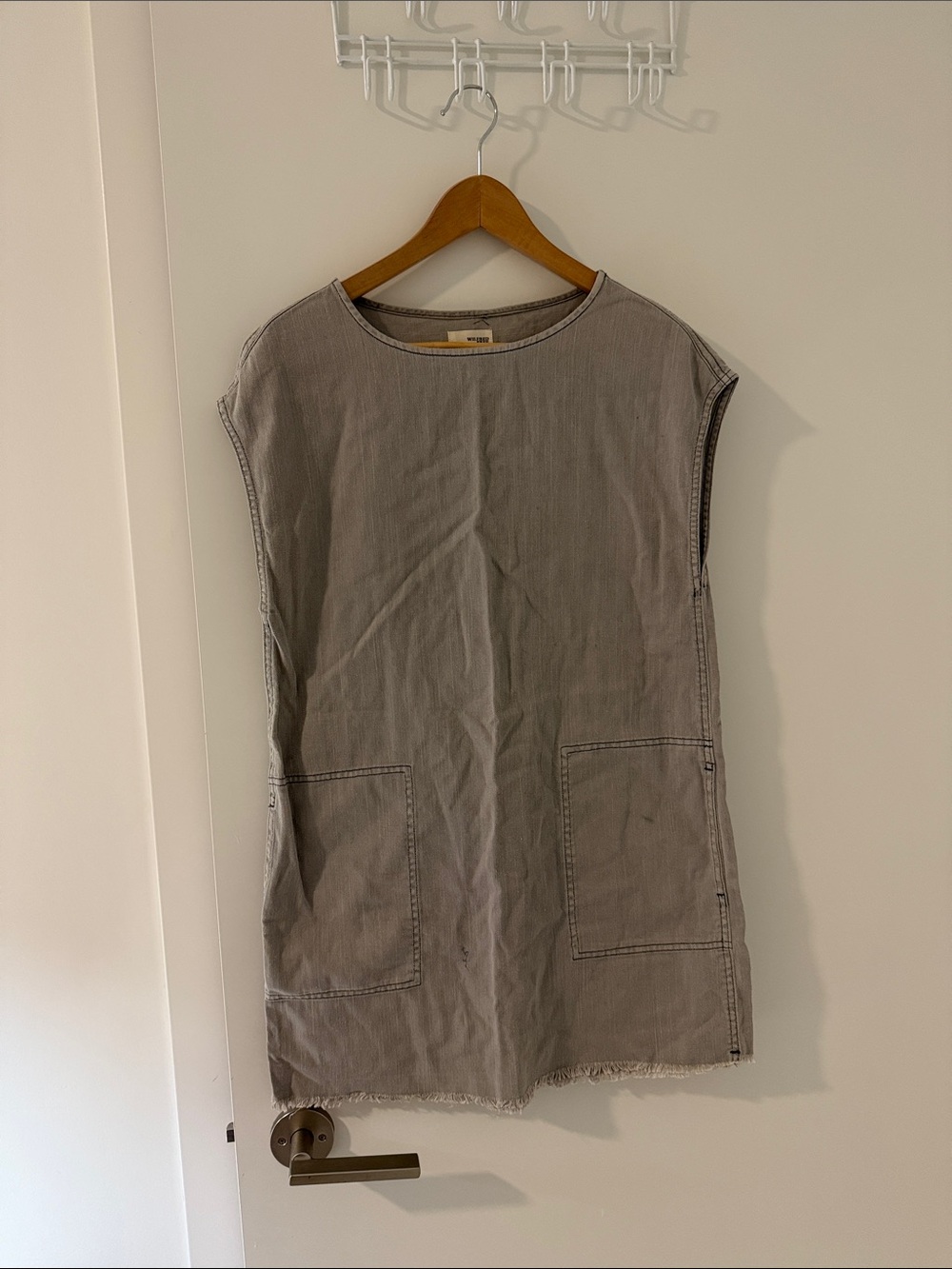 Wilfred 100% Cotton Light Gray Sleeveless Shift Dress with Frayed Hem